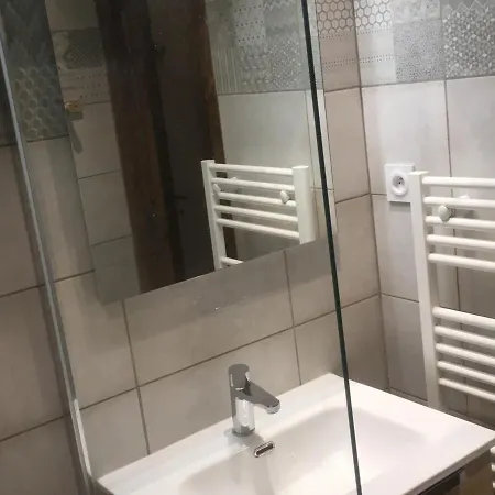 3 Pieces Pour 6, Balcon Expose Sud, Au Coeur De - Fr-1-263-77 Apartment Valloire